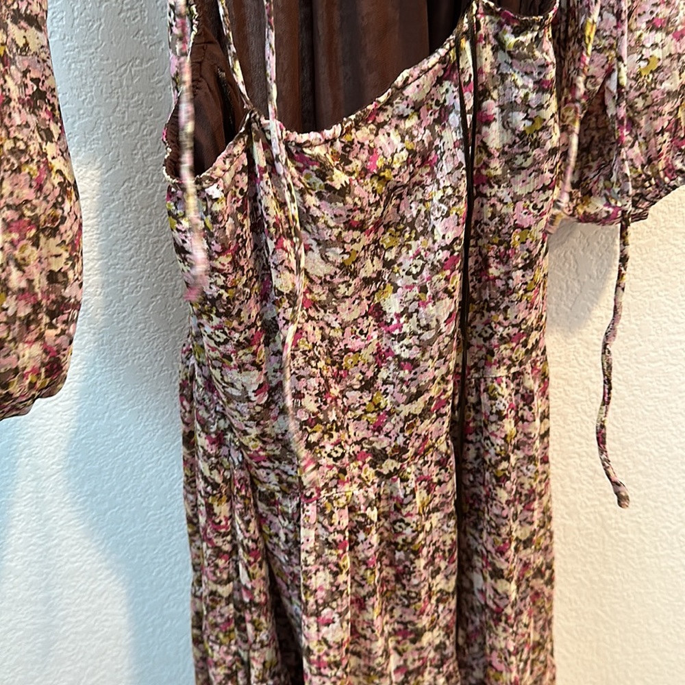 Astr Floral Midi Dress in Pink and Cream - Picture 8 of 10